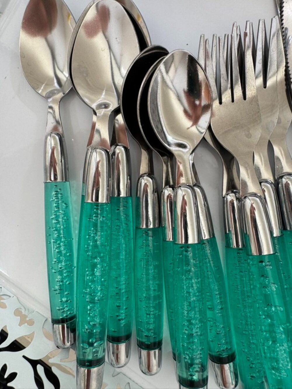 16-Piece Stainless Steel Flatware Set, Bubble Green Handles, Service for 4